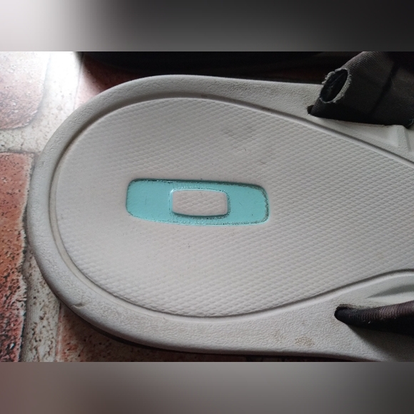 Men's Oakley flip flops size 11 - Picture 4 of 7